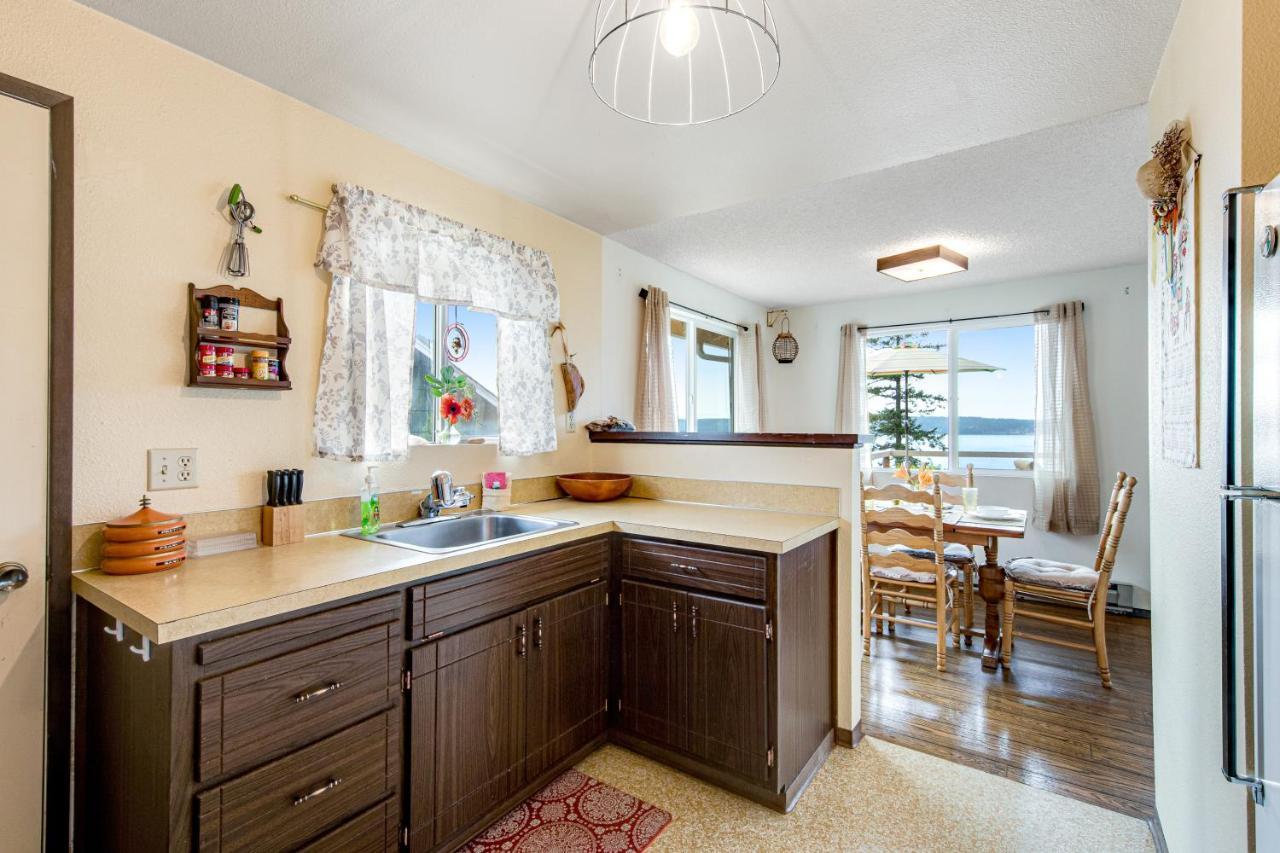 Sundown Memory Lane Cabin Camano Екстериор снимка